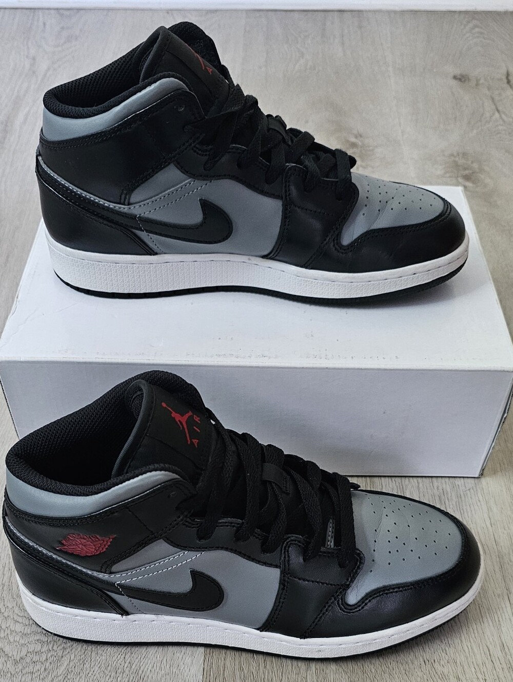 Nike Air Jordan 1 Mid Black Smoke Grey Red Kids Size 7Y